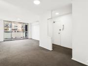 Spectacular 3 Bedroom Apartment Just Moments Westfield...