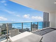 Spectacular beach facing views apartment