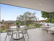 Spectacular city and sea views