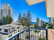 SPECTACULAR LOCATION IN BLUECHIP BROADBREACH ONLY 100M...