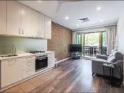 Spectacular North Adelaide Apartment Luxury & Location