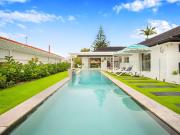SPECTACULAR NORTH EAST WATERFRONT EXPANSIVE 840m² BLOCK...