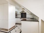 Spektakuläre, lichte Altbaumaisonette mit stilvollem...