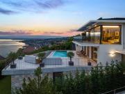 Spektakuläres Anwesen mit Panoramablick auf den See