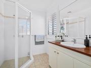 Splendid Three Bedroom Townhouse in Seagulls Shores