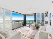 SPLENDID WATERFRONT SANCTUARY