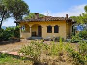 Splendida villa con due unità abitative indipendenti,...