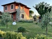 Splendida Villa immersa nel verde delle valli Umbre