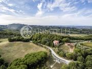 Splendida villa moderna nella campagna di Montepulciano....