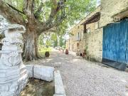 Splendide bâtisse en pierre de 312 m² au cœur de la...