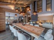 Splendide chalet entièrement rénové avec piscine intérieure