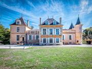 Splendide château du XIXe siècle rénové, au charme...