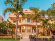 Splendide villa exotique située à Saronida