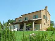 Splendido casale in pietra nelle colline marchigiane...