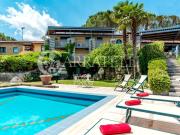 Splendido resort di oltre 550mq con piscina, parco,...