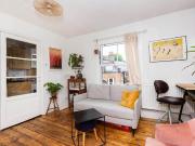 Split level 1 bedroom on a residential street in Highbury