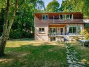 Split level apartment with garden