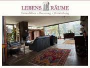 Split Level Bungalow im Bauhausstil + über 200 m² Wohn...