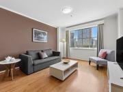 Split Level Darling Harbour Apartment in Iconic...