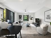 Split Level One Bedroom Apartment in Prime Sunlit Location