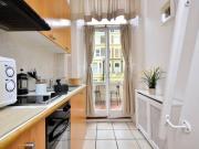 Split level studio with balcony in Earl's Court