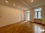 Sq erstbezug: helle 2 zimmer altbauwohnung mit balkon!