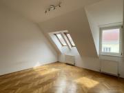 # SQ HELLE 2 ZIMMER DACHGESCHOSSWOHNUNG IN ZENTRALER UND...
