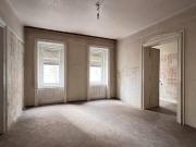 #SQ RUHIGE SANIERUNGSBEDÜRFTIGE GARCONNIERE MITTEN IM...