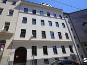 Sq sanierungsbedürftige 3 zimmer altbauwohnung mitten im...