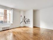 Square Clignancourt 2 pièces 57 m² + chambre au 7ème étage