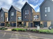 St. Clements Avenue, Romford RM3, 4 bed town house to...