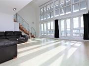 St Davids Square, Isle Of Dogs E14, 3 bed flat to rent,...