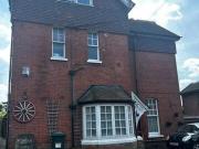 St. Hildas Mount, London, 3 Bedroom Flat
