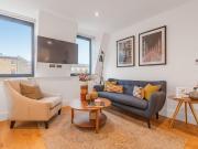 St Johns Hill, London, SW11 Studio to rent £1,600 pcm...