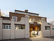 St Louis Prestige, Rear Poolside Setting