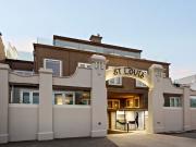 St Louis Prestige, Rear Poolside Setting