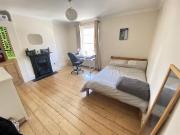 St Peter`S Grove, Canterbury Ref 3716 CT1, 3 bed shared...