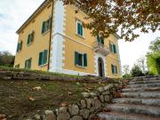 Stabile/Palazzo con giardino a Pisa