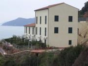 Stabile/Palazzo con giardino a Rio