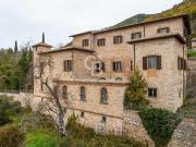 Palazzo in vendita a Gubbio 1200m² Gubbio