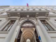 Stadthaus im Dach: Palais Charme auf drei Etagen