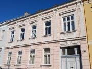 Stadthaus mit zwei Wohnungen, schöner Garten, Pool