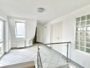 Stadtleben mit Panorama Stilvolle Dachgeschosswohnung im...