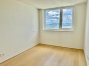 Stadtleben mit Weitblick und Pool: 3 Zimmer...