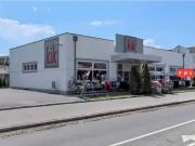 Geschäftslokal mit ca. 500 m2 direkt gegenüber von...