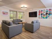 Standard Plus 5 Bed Flat E Has an Apartment