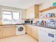 Stanley Gardens, London NW2, 4 bed flat to rent, £2,725...