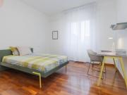 Stanza ampia e comfortevole [MI_MTT1 A_S4]