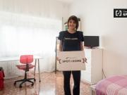 Stanza arredata in appartamento con 4 camere da letto a...