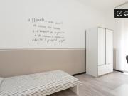 Stanza arredata in appartamento in Fiera Milano, Milano